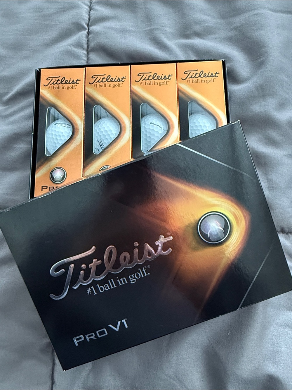 NEW Titleist Pro V1 Golf Balls Dozen Gift Set with presentation box
